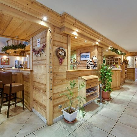 Hotel Du Commerce Thônes Екстериор снимка
