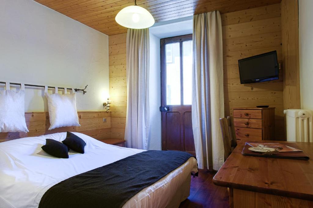 Hotel Du Commerce Thônes Стая снимка