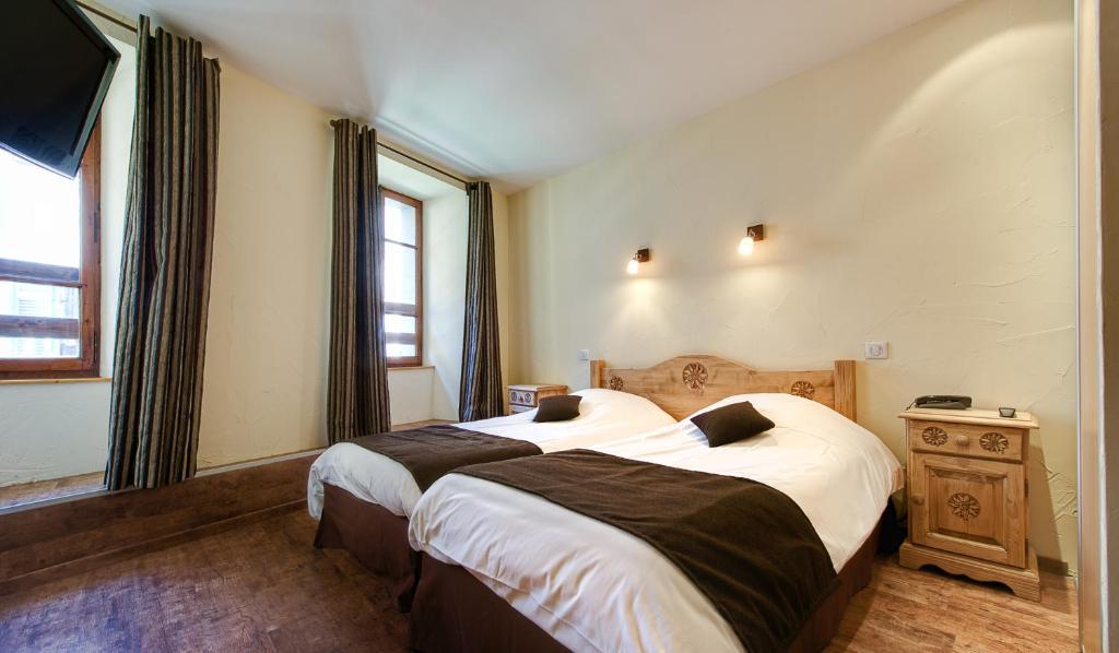 Hotel Du Commerce Thônes Стая снимка